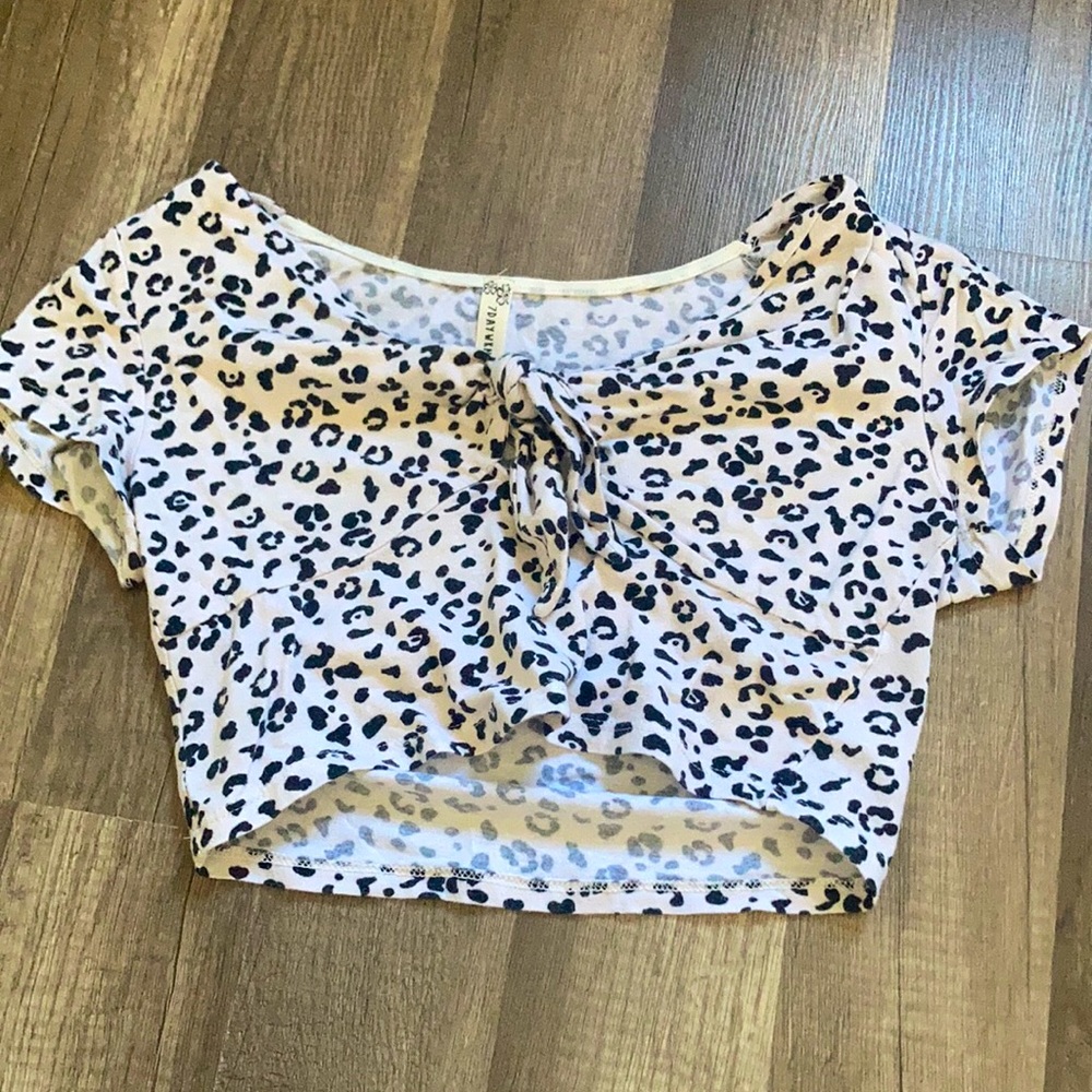 cute cropped top, size small!